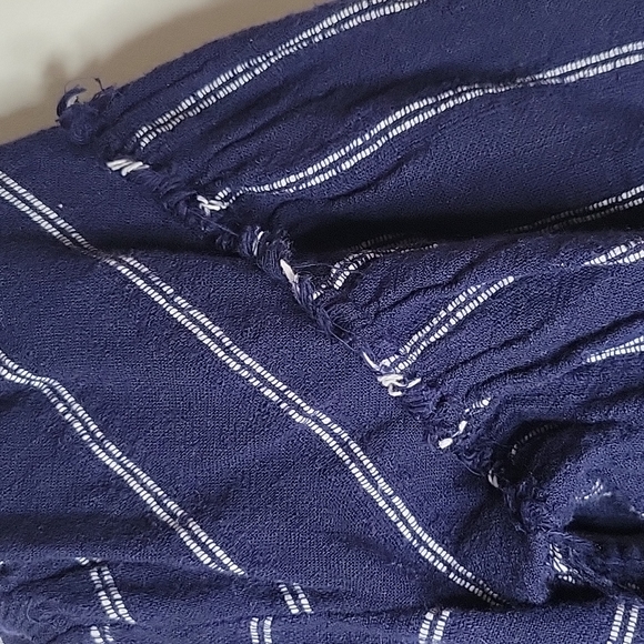 Free People crop top/frayed hem top. Size XS - Picture 3 of 10